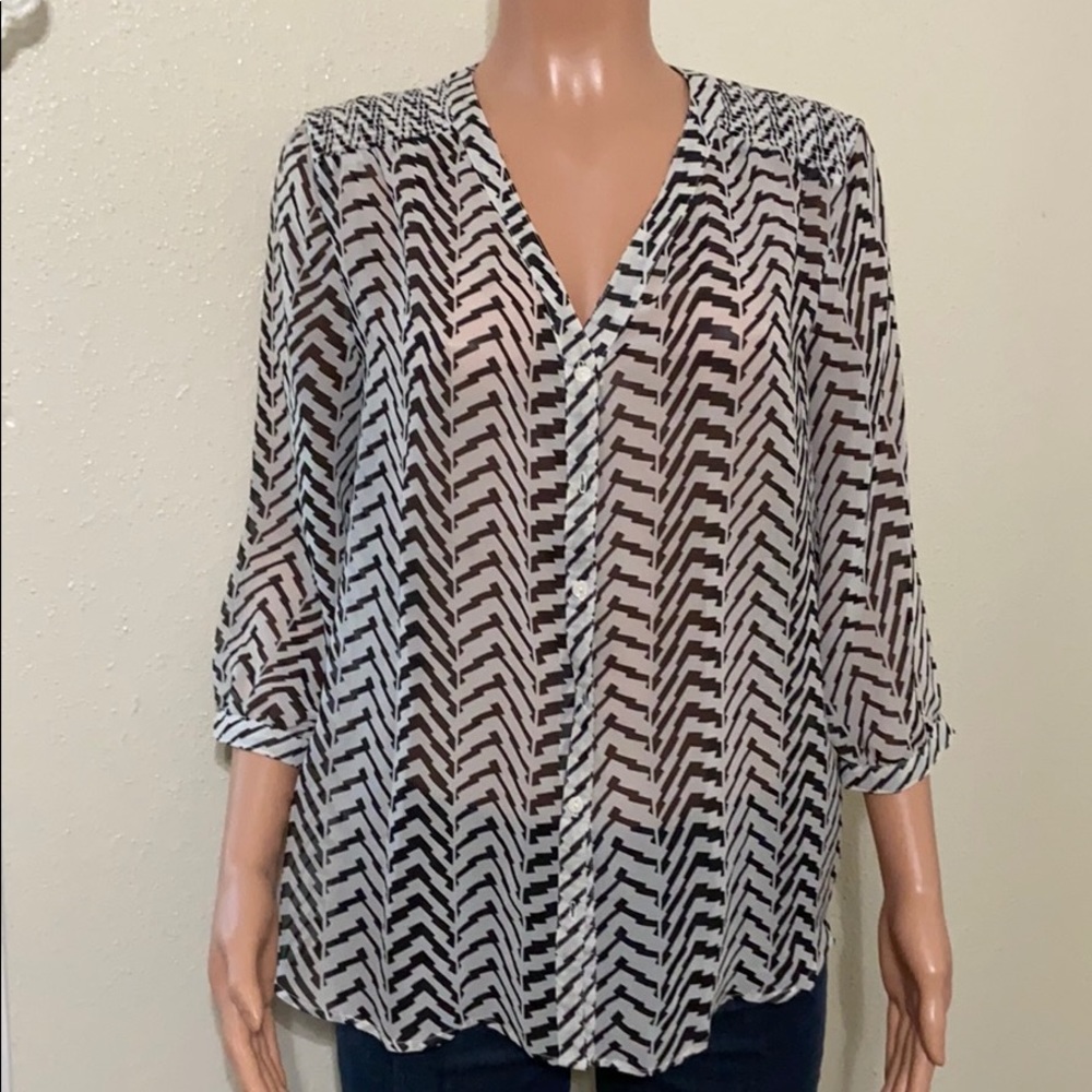 Black/white print sheer blouse
